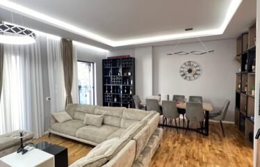 PENTHOUSE NE SHITJE, FRESK.