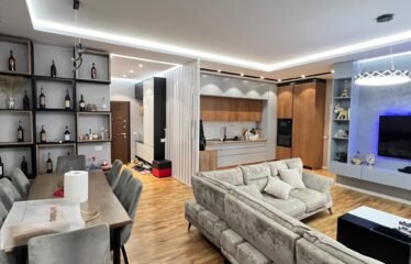 PENTHOUSE NE SHITJE, FRESK.