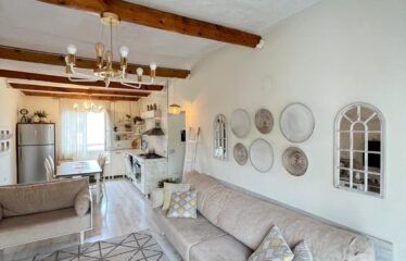 APARTAMENT 2+1+2 NE SHITJE, ISH-STACIONI I TRENIT.