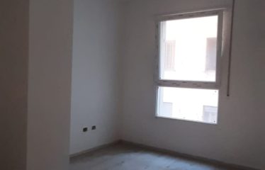 Shitet apartament 2+1, afer Parlamentit