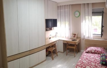 Shitet apartament 2+1, prane Globe