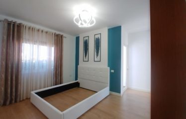 Shitet apartament 2+1, ne Bllok