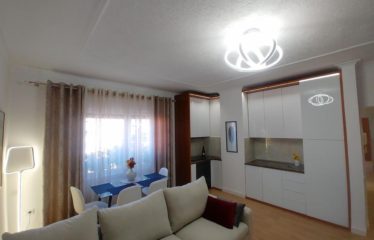 Shitet apartament 2+1, ne Bllok