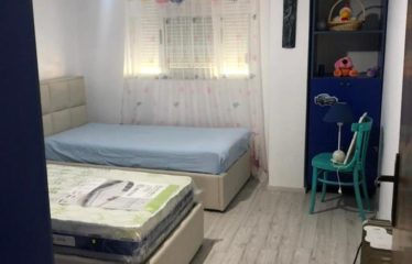 Apartament 2+1 me qera, Komuna e Parisit