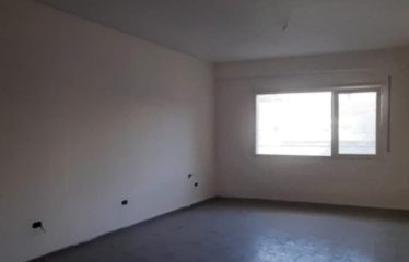 Shitet apartament 2+1, afer Parlamentit