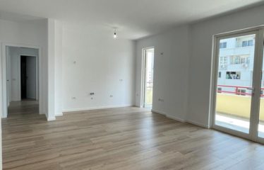 Shitet apartament 2+1, prane Square 21