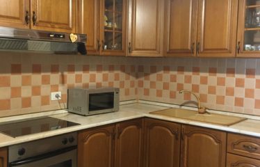 Apartament 3+1 me qera, Rr. Barrikadave