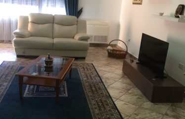 Apartament 3+1 me qera, Rr. Barrikadave