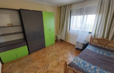 Shitet apartament 3+1, afer Shkolles se Bashkuar