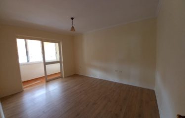 Shitet apartament 2+1, ne Ali Dem