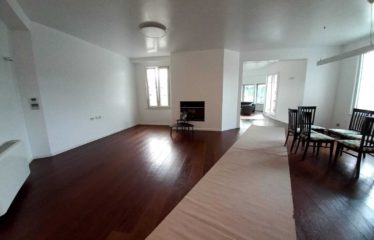 Shitet apartament 3+1, ne Bllok