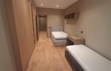 Shitet apartament 2+1, afer Delijorgjit