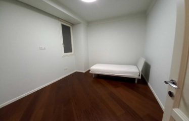 Shitet apartament 3+1, ne Bllok