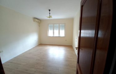 Shitet apartament 2+1, ne Ali Dem