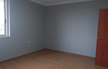 Apartament 2+1 me qera per banim ose zyra, Ish-Ekspozita