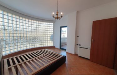 Apartament 2+1 me qera, Bllok