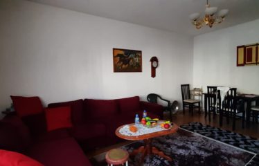 Shitet apartament 2+1, Pallati me Shigjeta