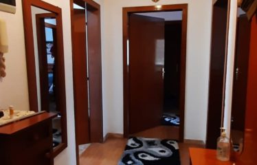 Shitet apartament 2+1, Pallati me Shigjeta