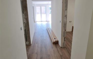 Shitet apartament 2+1, te Mozaiku